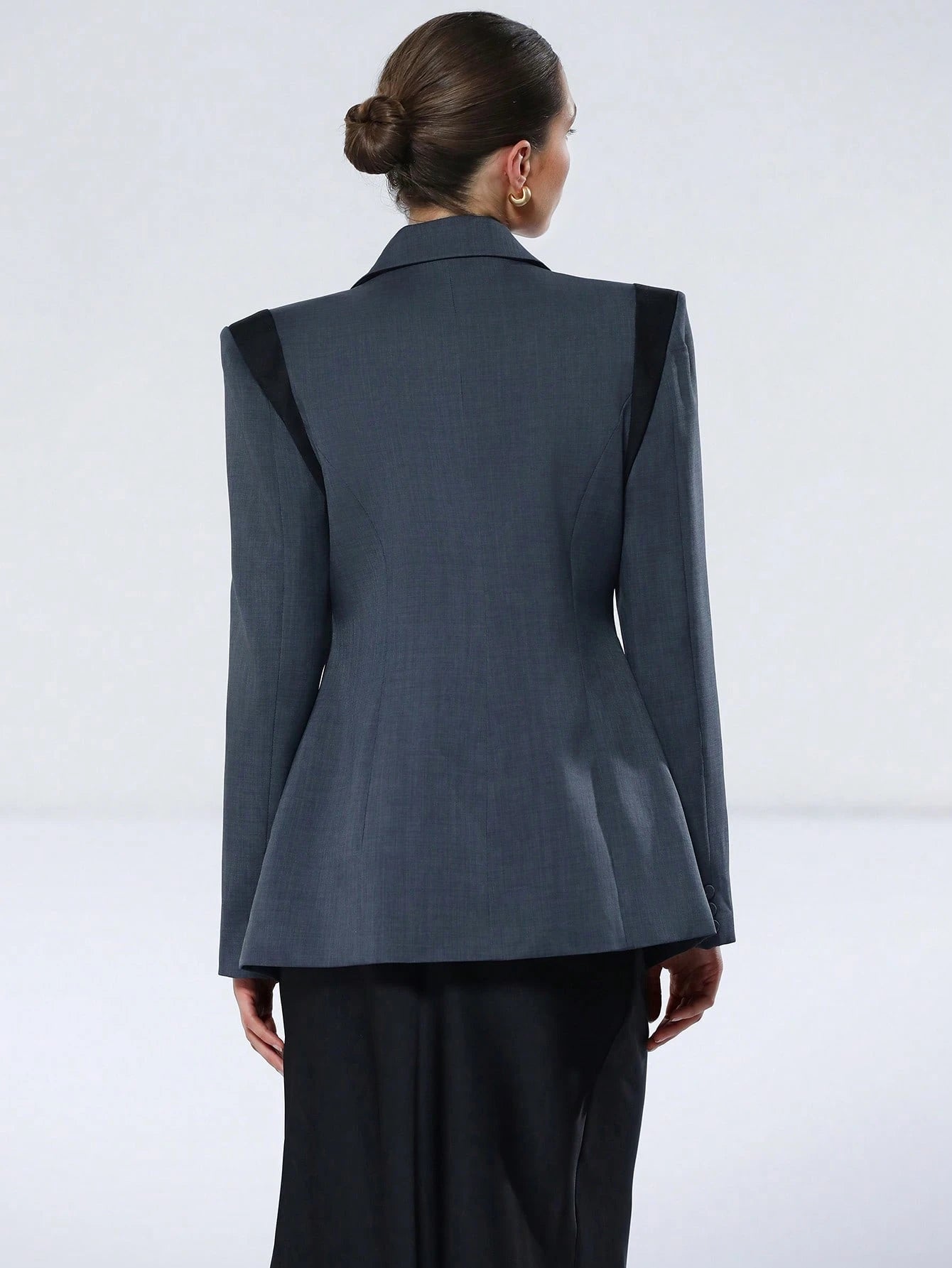 Aveloria Modichic Jaqueta de Terno Feminino Casual de Escritório em Estilo Clássico Azul e Preto, Design Chique com Lapela, Decote em V, Ajuste na Cintura, Slim, Ombreiras, Fechamento com Botão Único, Manga Longa