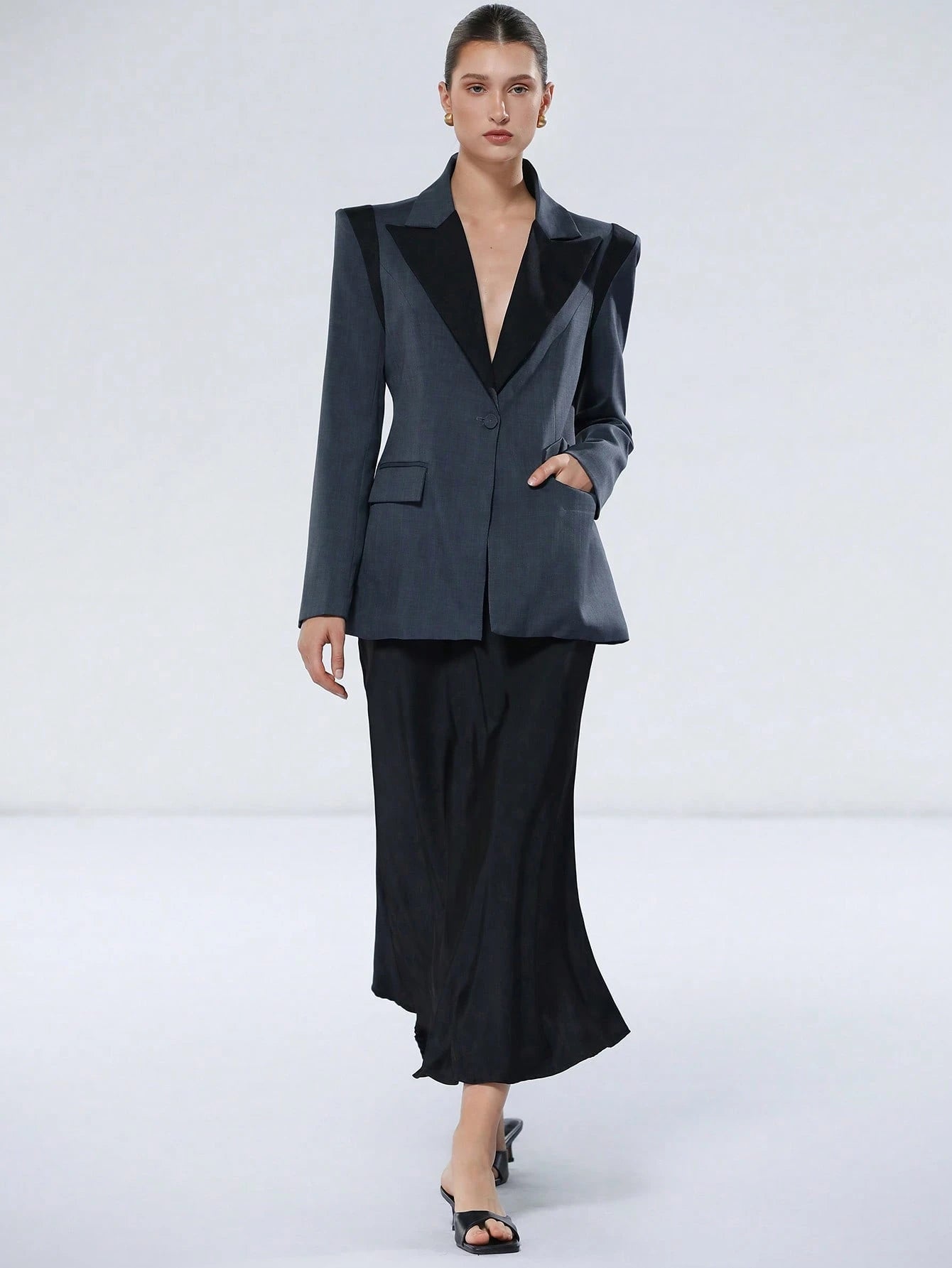 Aveloria Modichic Jaqueta de Terno Feminino Casual de Escritório em Estilo Clássico Azul e Preto, Design Chique com Lapela, Decote em V, Ajuste na Cintura, Slim, Ombreiras, Fechamento com Botão Único, Manga Longa