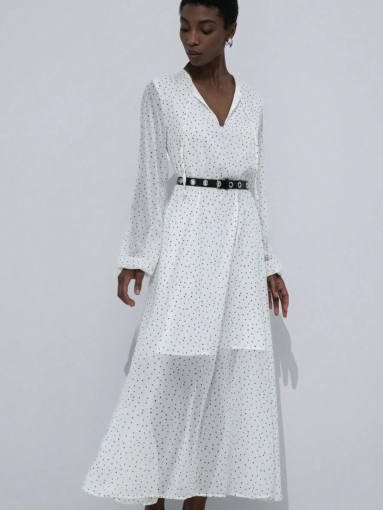 Aveloria Modichic Vestido Elegante com Mangas Longas, Cinto, Gola de Laço e Estampa de Bolinhas Transparente de Chiffon para Mulheres