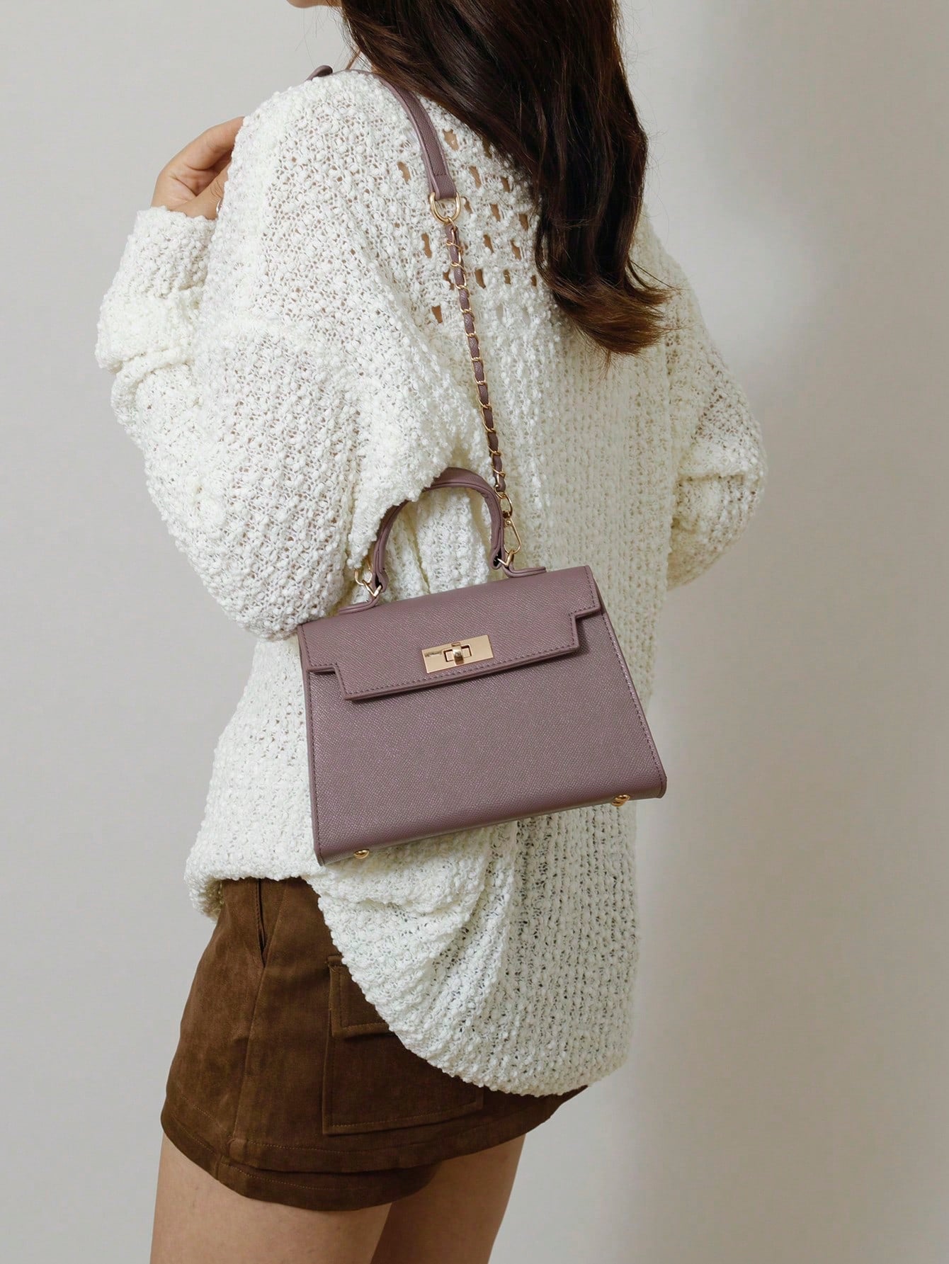 Nova Bolsa Feminina Padrão Crocodilo Brilhante, Grande Capacidade, Moda e Elegante, Acompanha Lenço Estiloso, Pode Ser Usada Como Bolsa de Ombro, Preta
