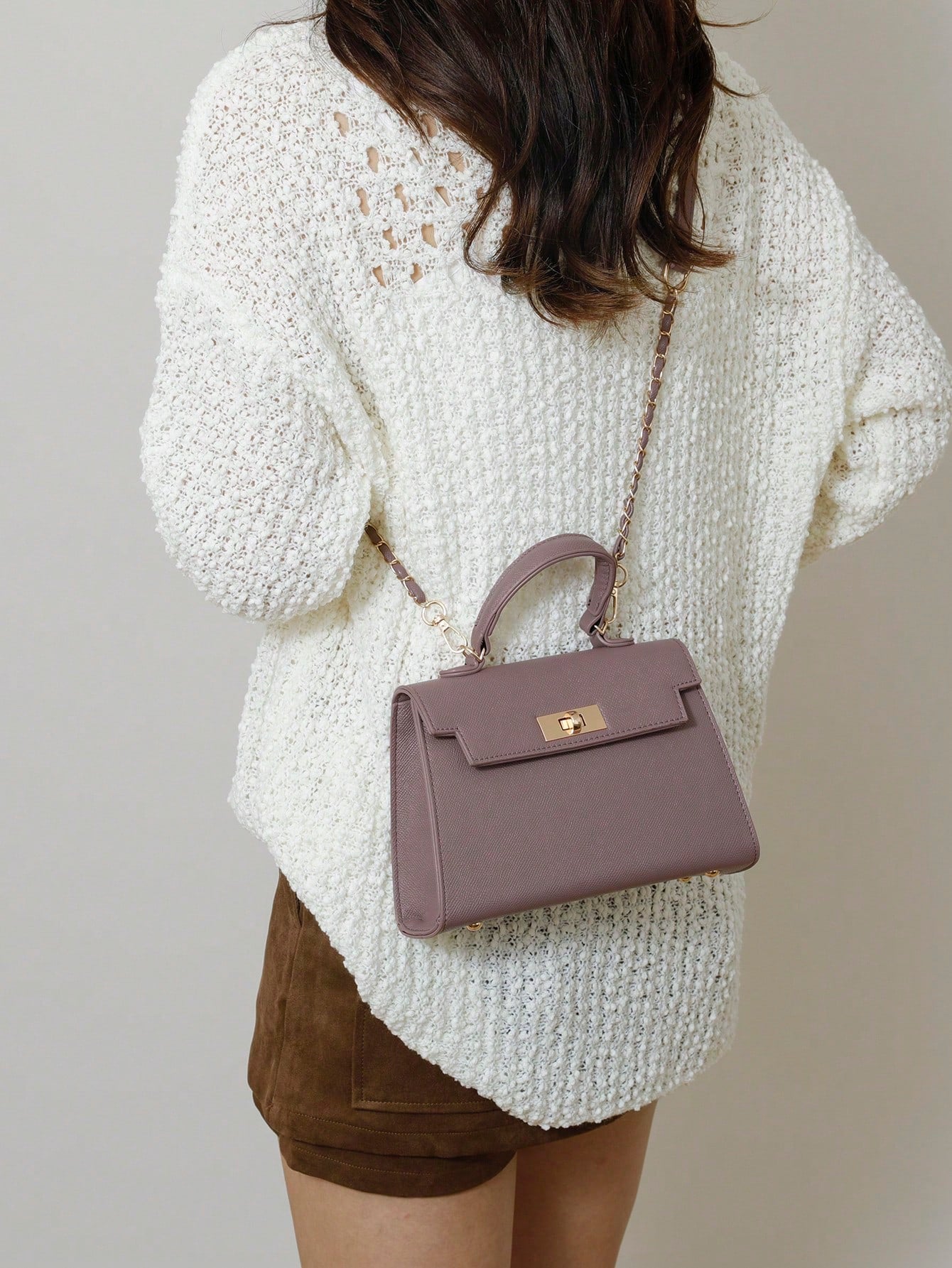 Nova Bolsa Feminina Padrão Crocodilo Brilhante, Grande Capacidade, Moda e Elegante, Acompanha Lenço Estiloso, Pode Ser Usada Como Bolsa de Ombro, Preta