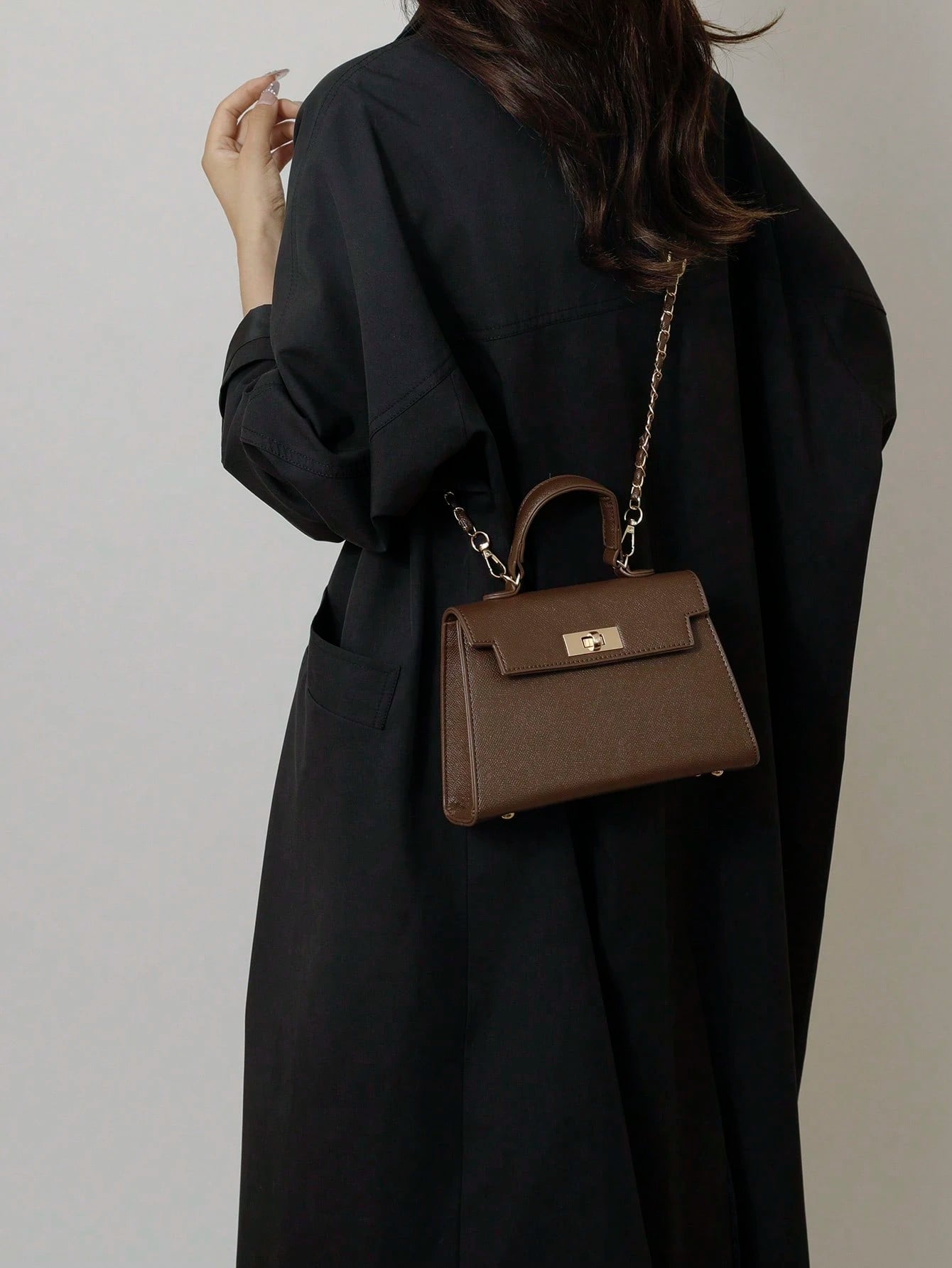 Nova Bolsa Feminina Padrão Crocodilo Brilhante, Grande Capacidade, Moda e Elegante, Acompanha Lenço Estiloso, Pode Ser Usada Como Bolsa de Ombro, Preta