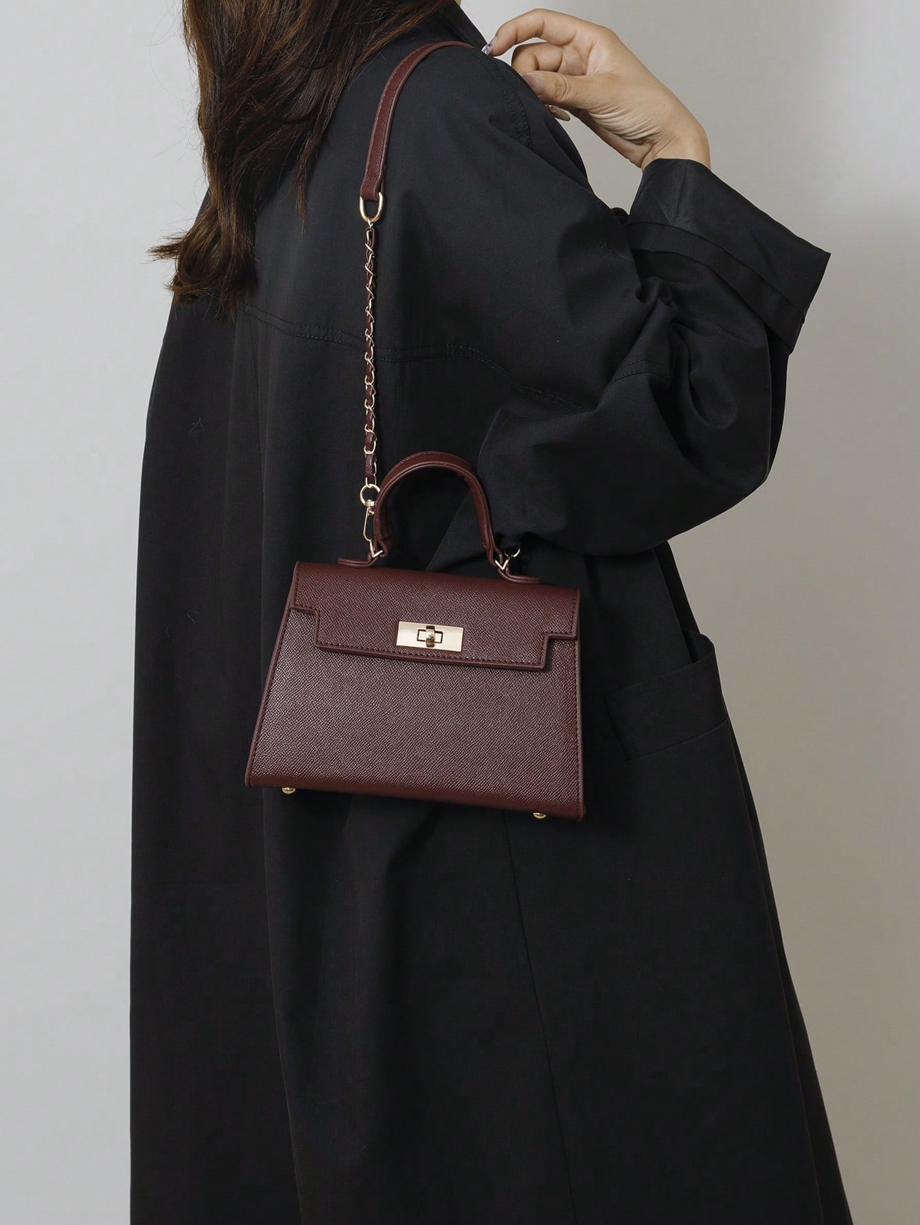 Nova Bolsa Feminina Padrão Crocodilo Brilhante, Grande Capacidade, Moda e Elegante, Acompanha Lenço Estiloso, Pode Ser Usada Como Bolsa de Ombro, Preta
