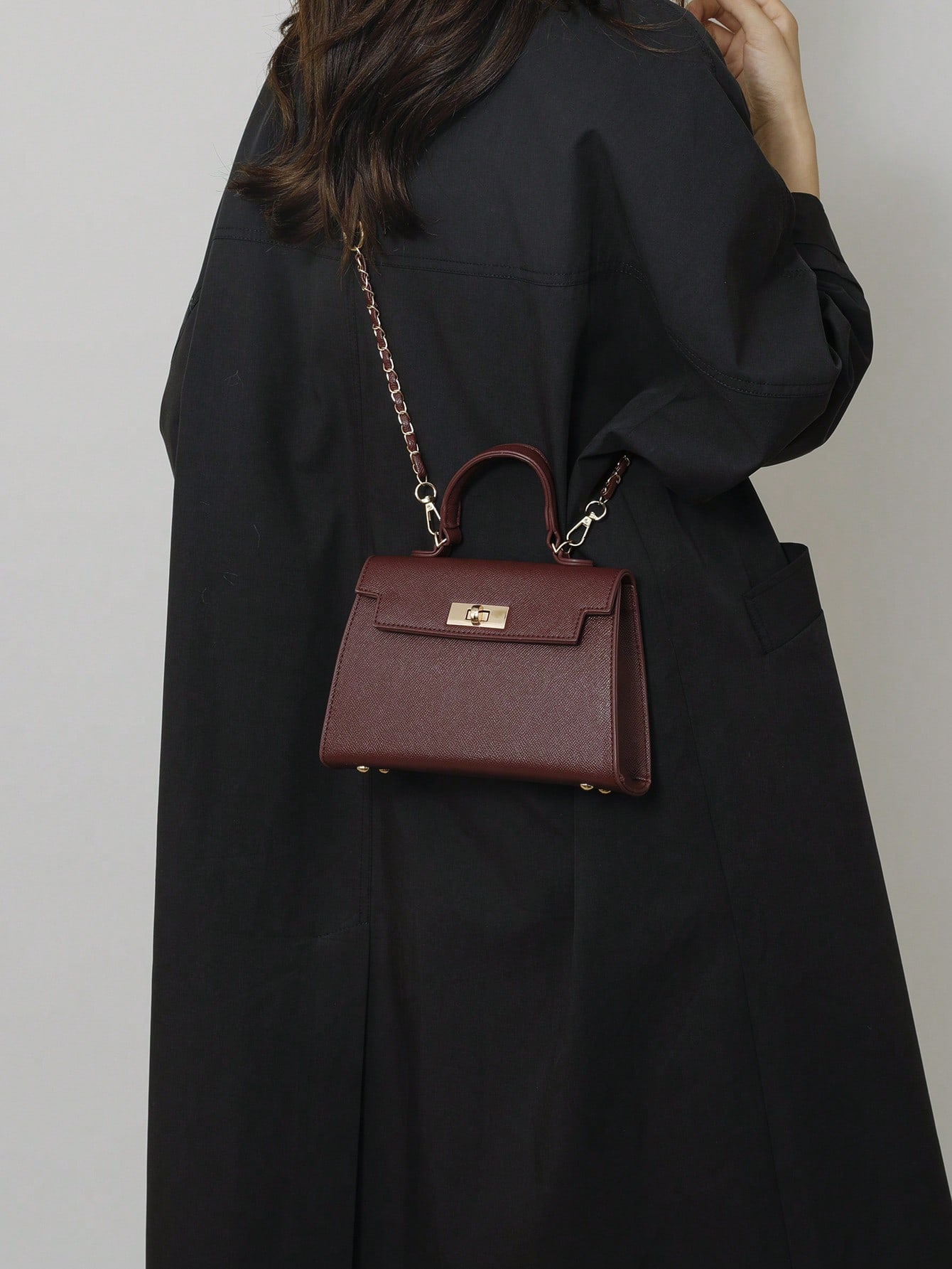 Nova Bolsa Feminina Padrão Crocodilo Brilhante, Grande Capacidade, Moda e Elegante, Acompanha Lenço Estiloso, Pode Ser Usada Como Bolsa de Ombro, Preta