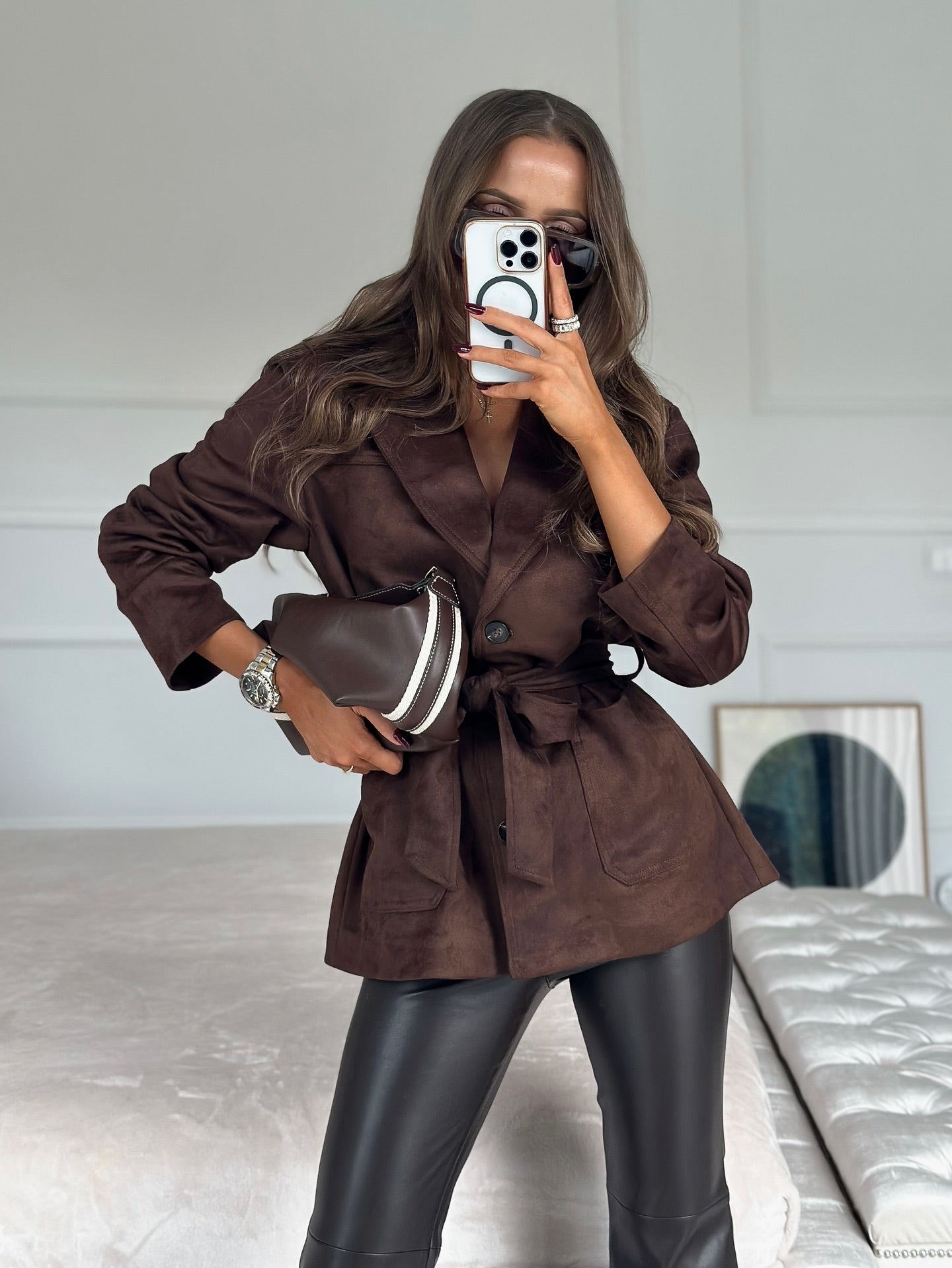 Kondala 2025 outono inverno camurça marrom faixas casacos femininos moda streetwear elegante senhoras gola aberta único breasted casacos