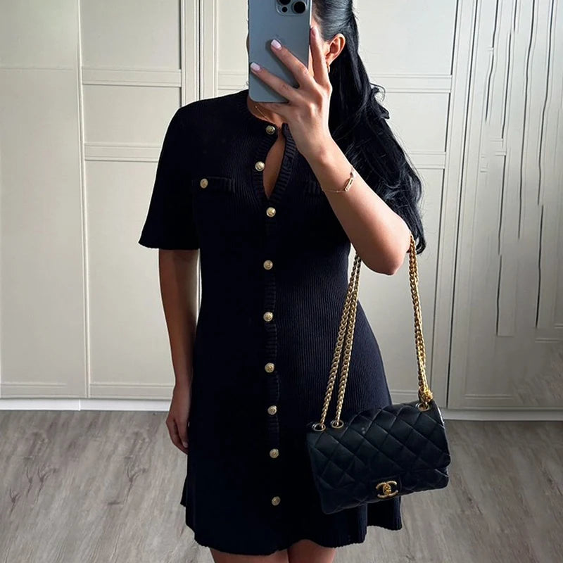 Branco elegante malha mini vestido para mulheres botão de metal sexy magro costela camisola vestido festa de férias roupas outono 2024 novo
