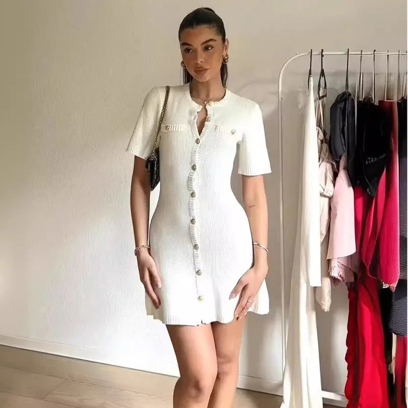 Branco elegante malha mini vestido para mulheres botão de metal sexy magro costela camisola vestido festa de férias roupas outono 2024 novo
